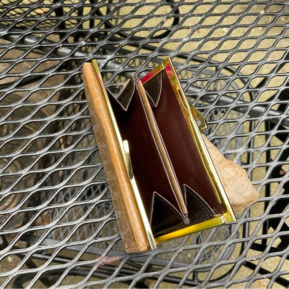 Quality Tan & Gold Alligator Nice Feel Skin Texture Wallet! - Picture 11 of 16